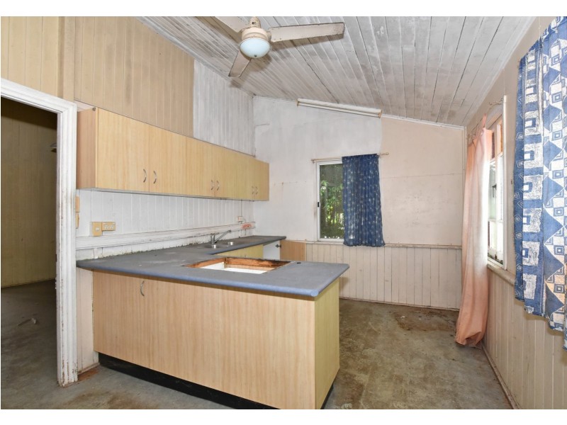 30 McQuillen Street, Tully QLD 4854