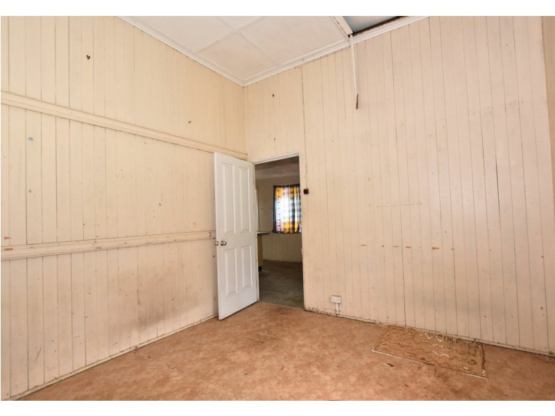 30 McQuillen Street, Tully QLD 4854