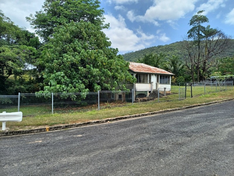 30 McQuillen Street, Tully QLD 4854