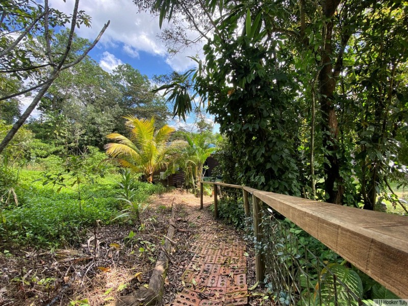 59 Mountain View Close, Maria Creeks QLD 4855