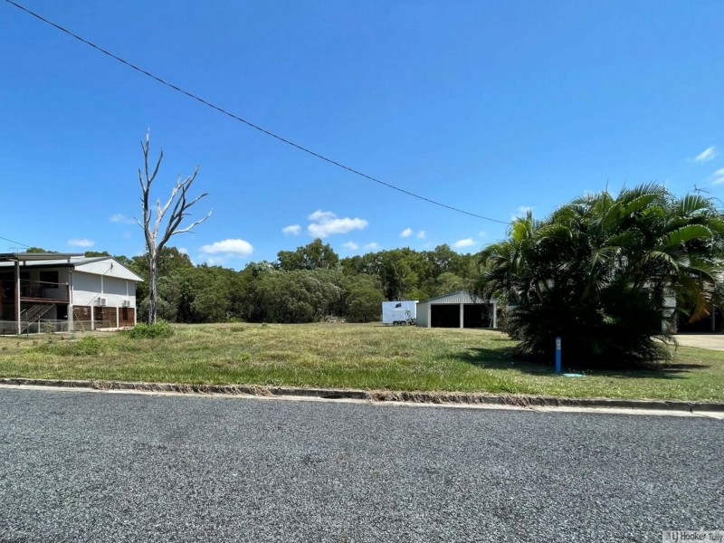 63 Taylor Street, Tully Heads QLD 4854