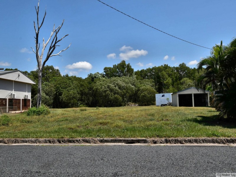 63 Taylor Street, Tully Heads QLD 4854