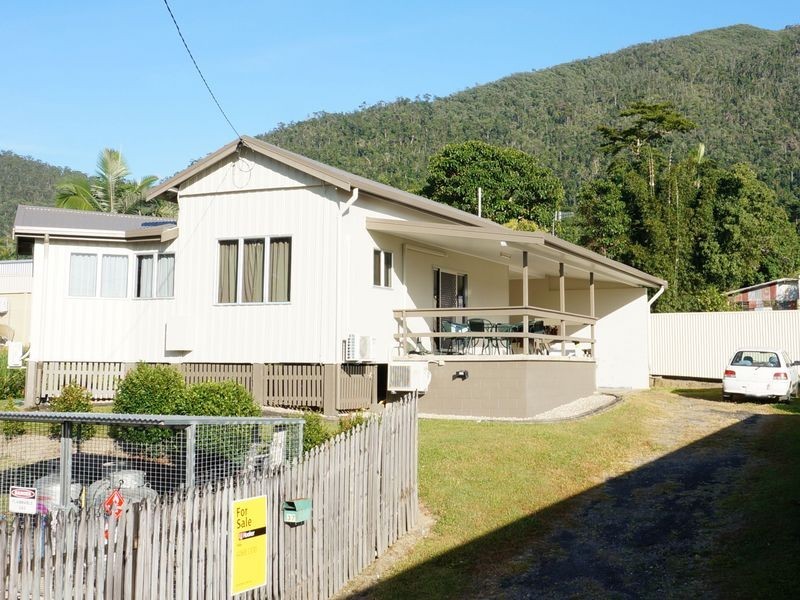 37 Bryant Street, Tully QLD 4854