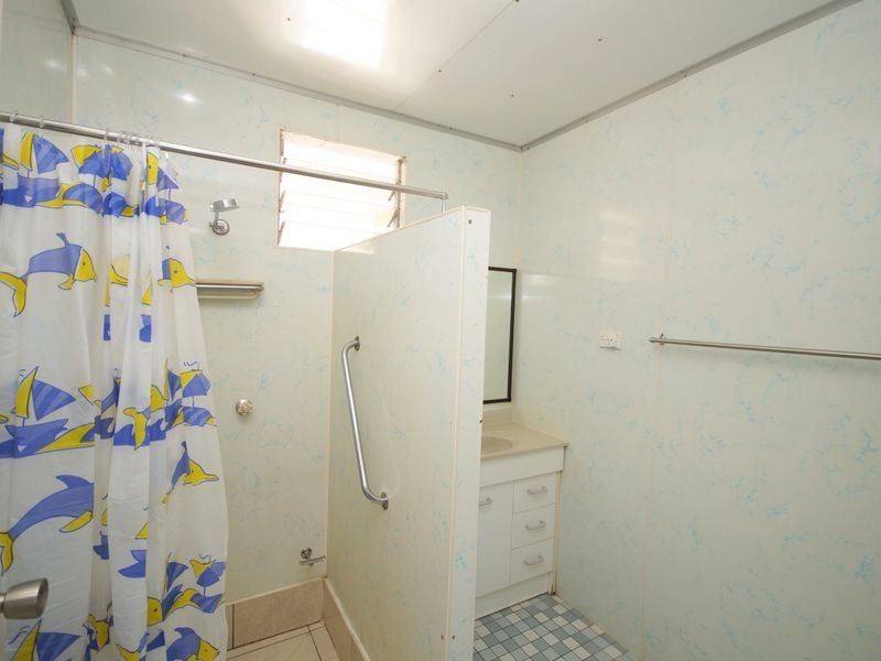 37 Bryant Street, Tully QLD 4854
