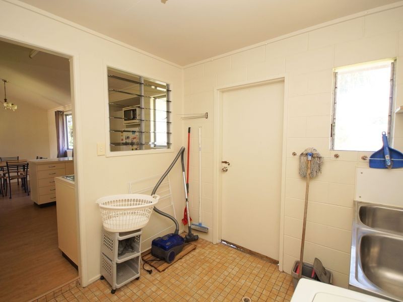 37 Bryant Street, Tully QLD 4854