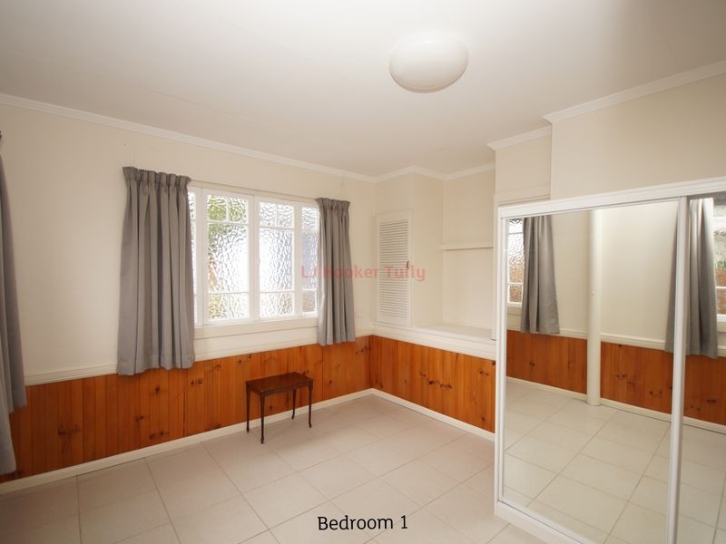 19 Black Street, Tully QLD 4854