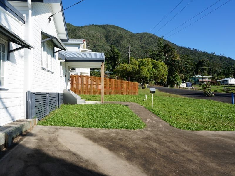 19 Black Street, Tully QLD 4854