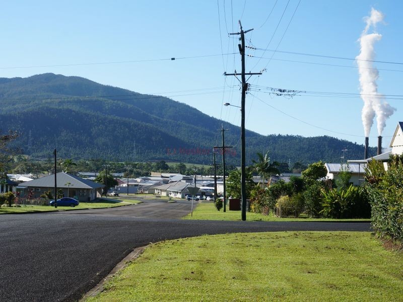 19 Black Street, Tully QLD 4854