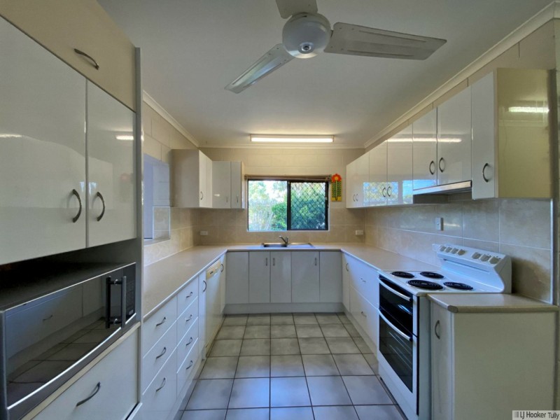 32 Melaleuca Drive, Tully Heads QLD 4854