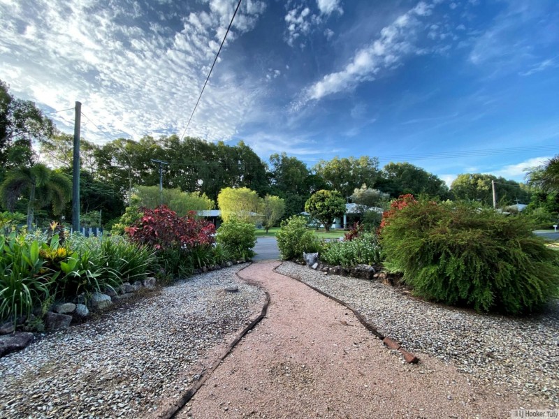 32 Melaleuca Drive, Tully Heads QLD 4854