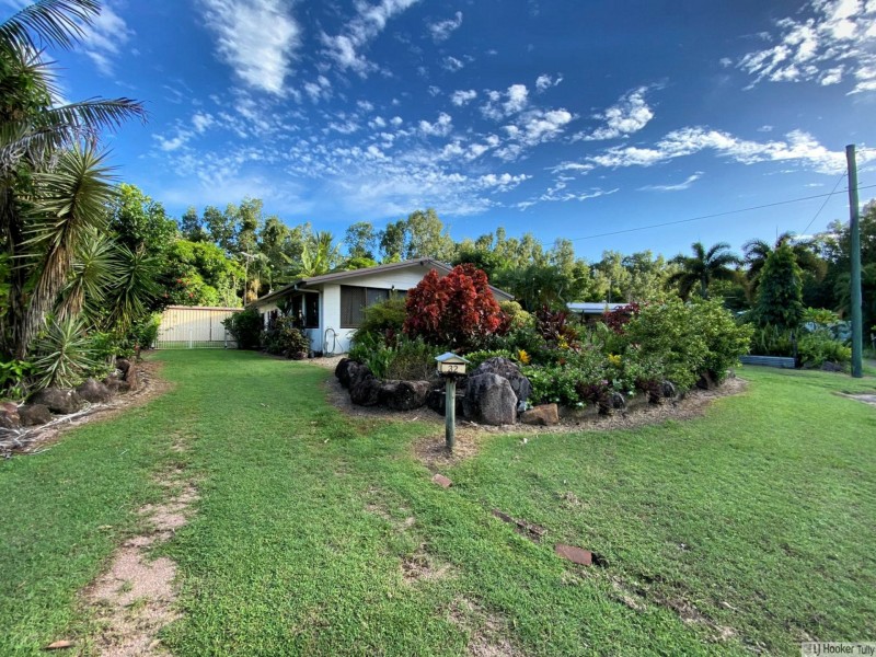 32 Melaleuca Drive, Tully Heads QLD 4854