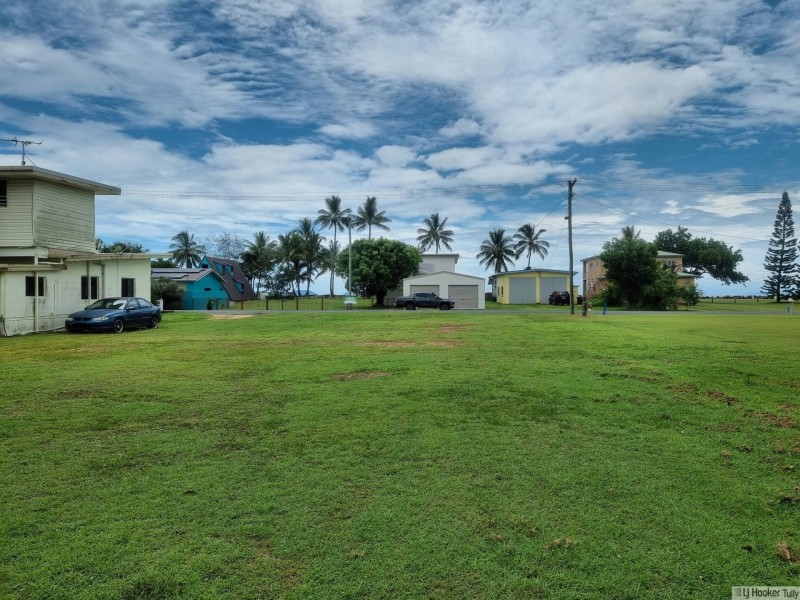 3 Taylor Street, Tully Heads QLD 4854