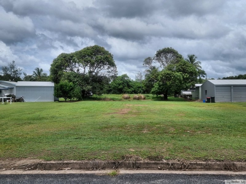 3 Taylor Street, Tully Heads QLD 4854