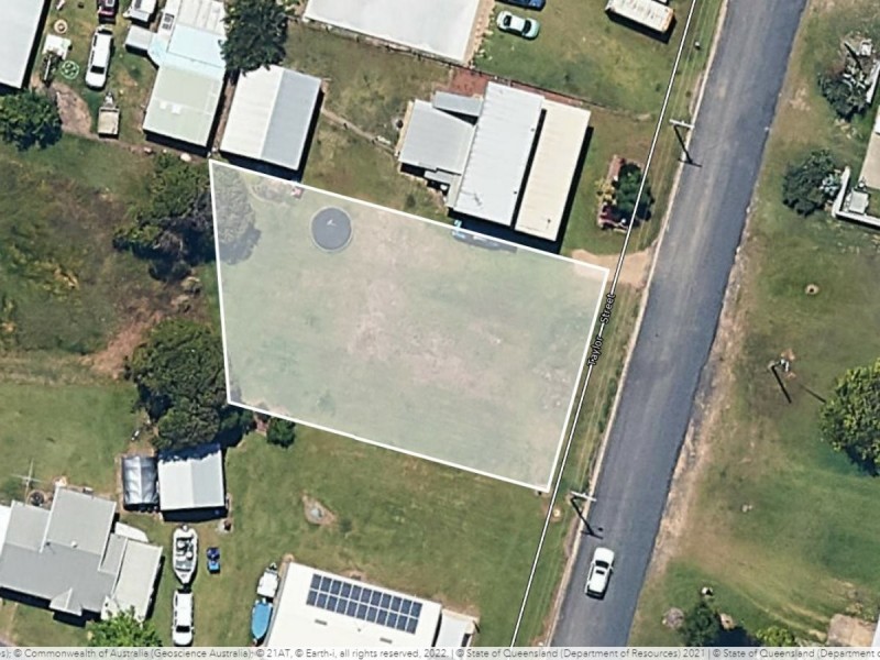 3 Taylor Street, Tully Heads QLD 4854