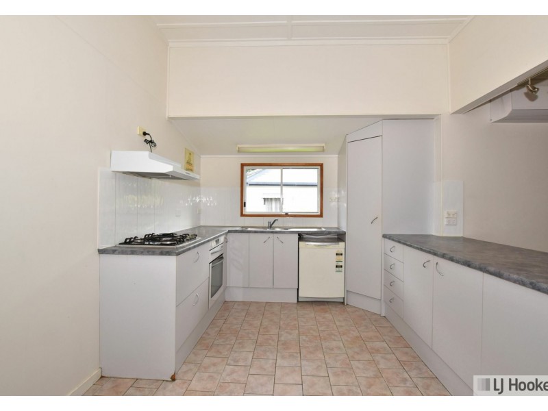 12 McQuillen Street, Tully QLD 4854