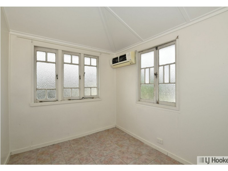 12 McQuillen Street, Tully QLD 4854