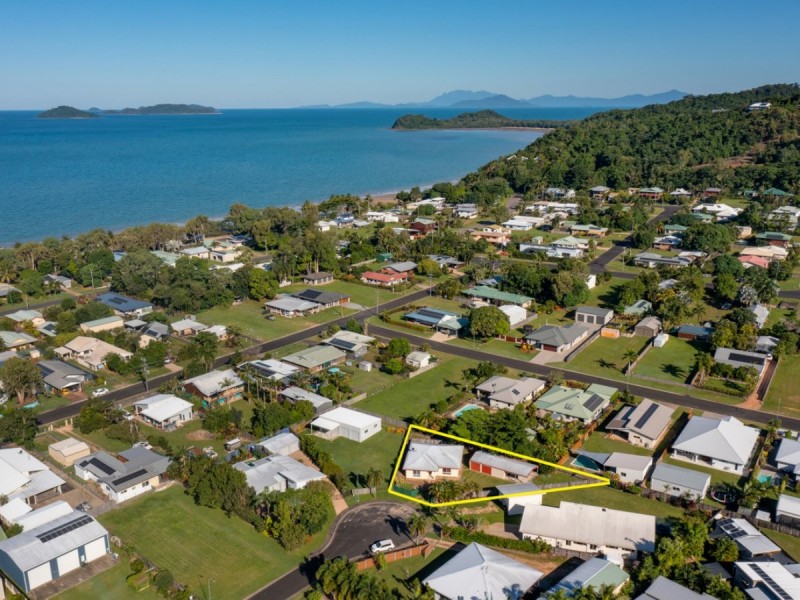 25 Heliconia Court, South Mission Beach QLD 4852