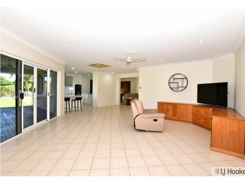 32 Murray Street, Tully QLD 4854