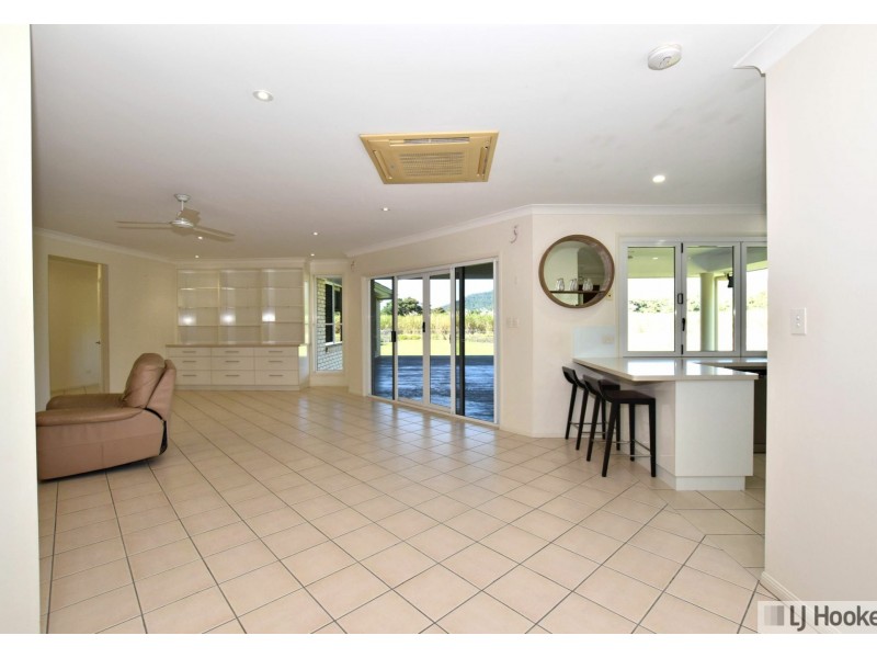 32 Murray Street, Tully QLD 4854