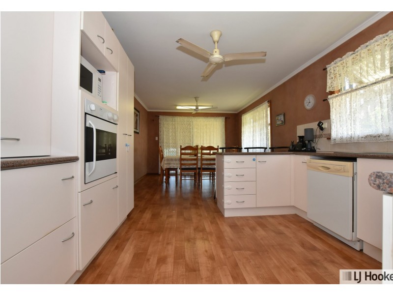 11 King Street, Tully QLD 4854