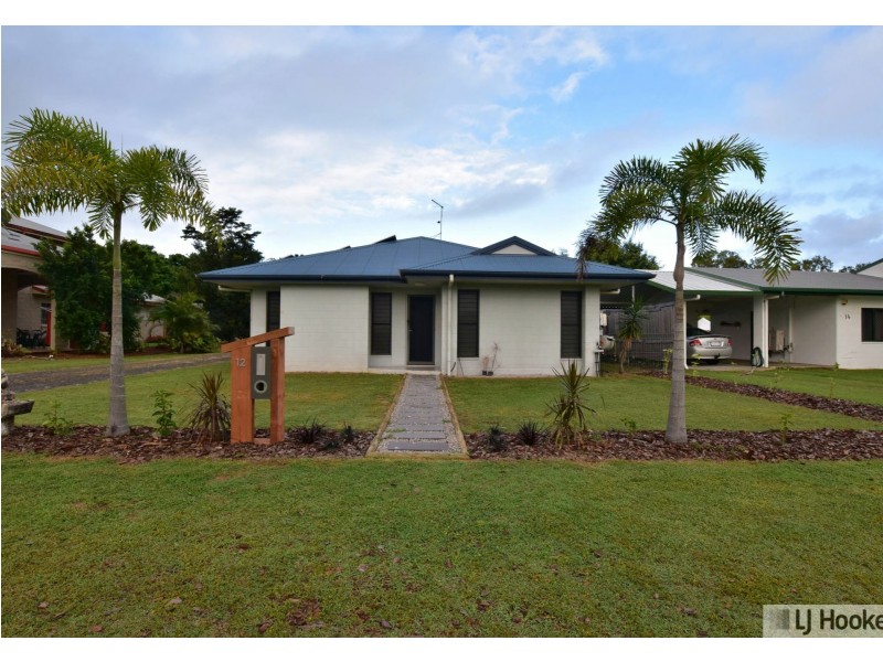 12 Muir Street, Tully Heads QLD 4854