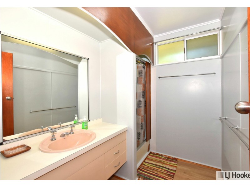 13 Hielscher Street, Tully QLD 4854