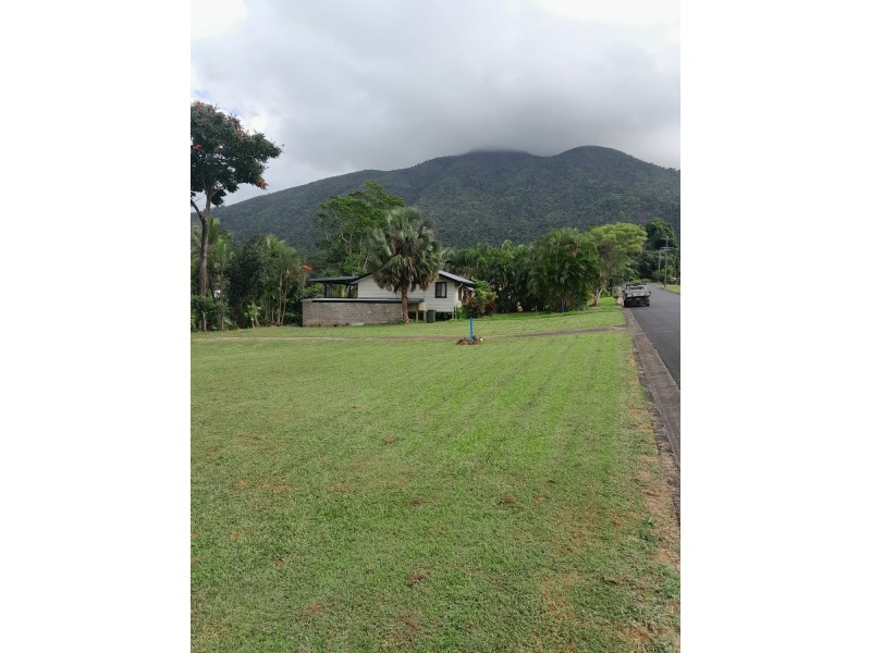 3 Clarke-Kennedy Street, Tully QLD 4854