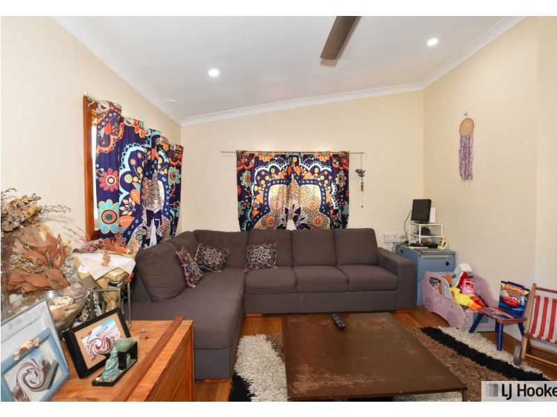 8 Costigan Street, Tully Heads QLD 4854