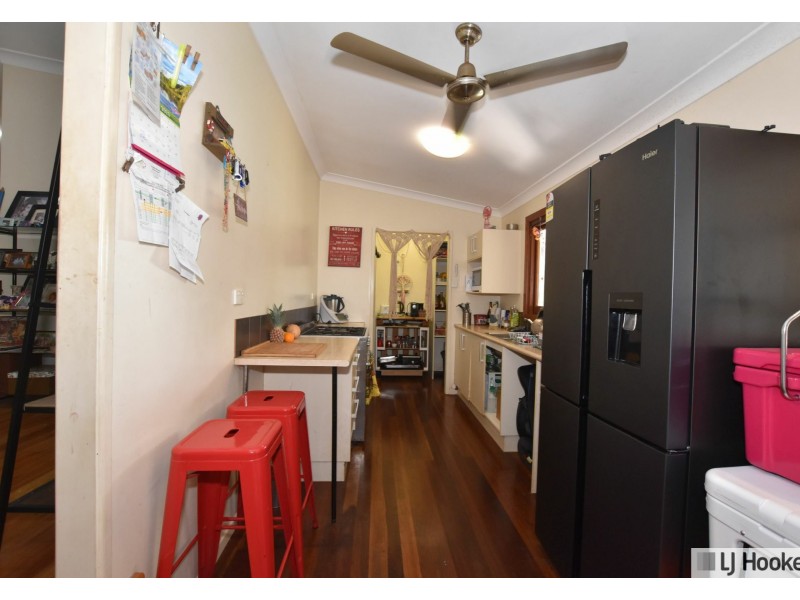 8 Costigan Street, Tully Heads QLD 4854