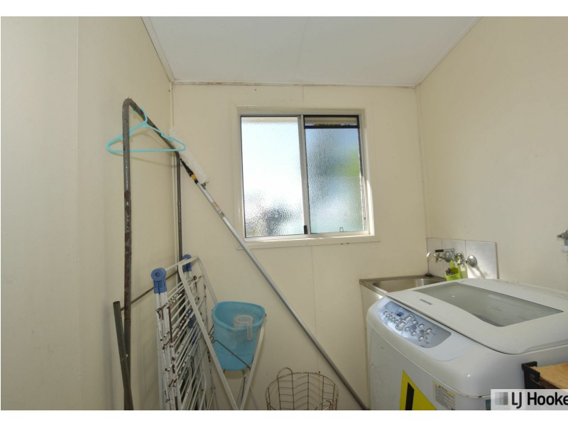 8 Costigan Street, Tully Heads QLD 4854