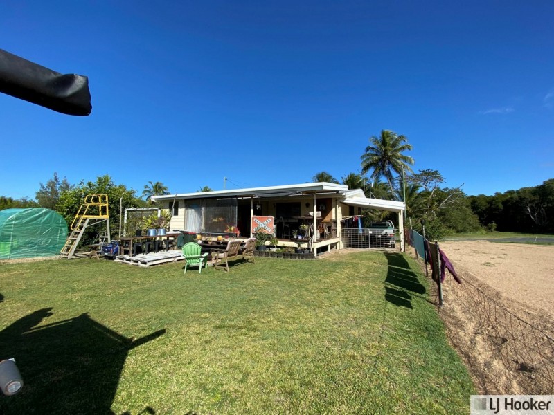 8 Costigan Street, Tully Heads QLD 4854