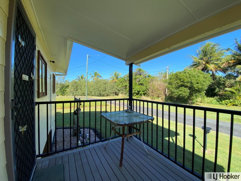8 Costigan Street, Tully Heads QLD 4854