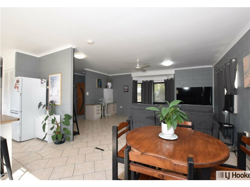 2 Hielscher Street, Tully QLD 4854