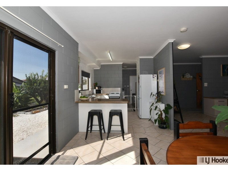 2 Hielscher Street, Tully QLD 4854