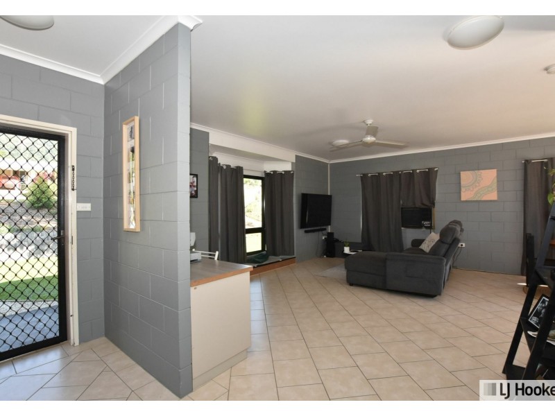 2 Hielscher Street, Tully QLD 4854