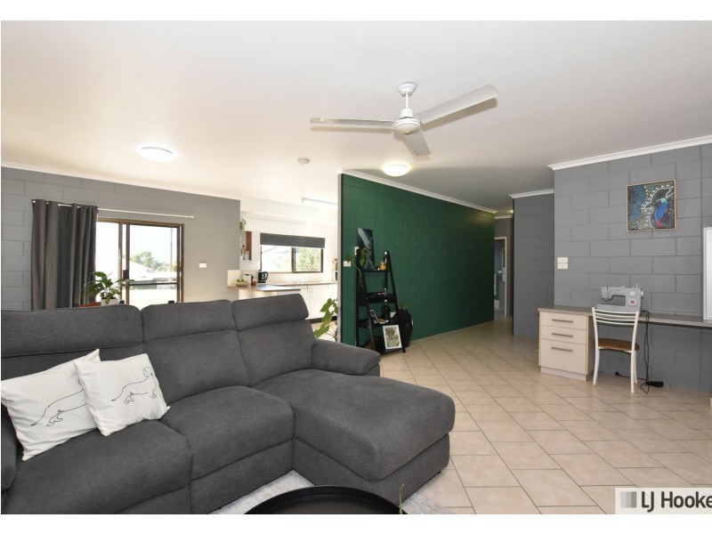 2 Hielscher Street, Tully QLD 4854