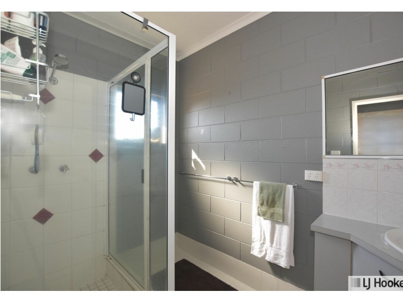 2 Hielscher Street, Tully QLD 4854