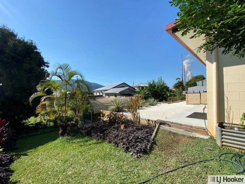 2 Hielscher Street, Tully QLD 4854