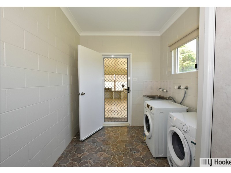 30 Campbell Street, Tully QLD 4854