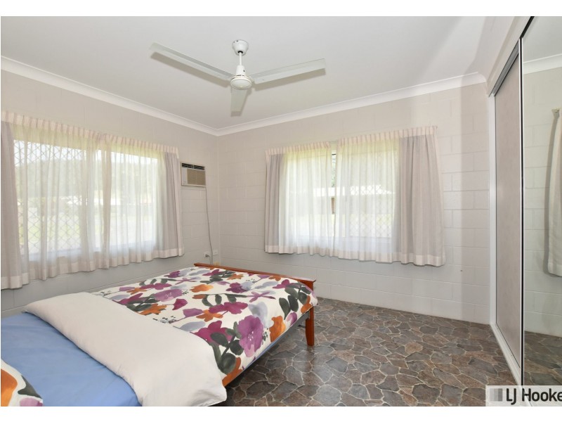 30 Campbell Street, Tully QLD 4854