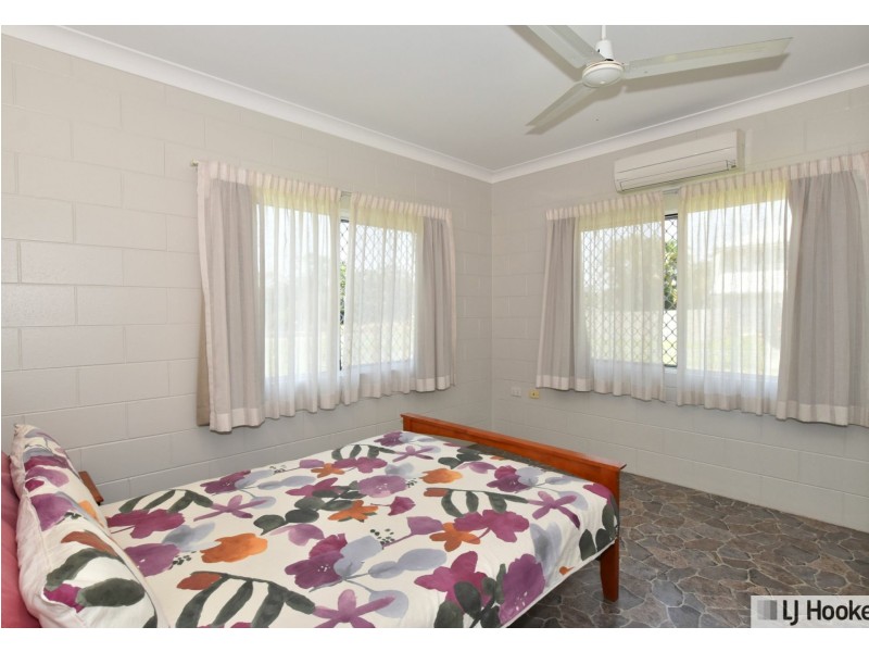 30 Campbell Street, Tully QLD 4854