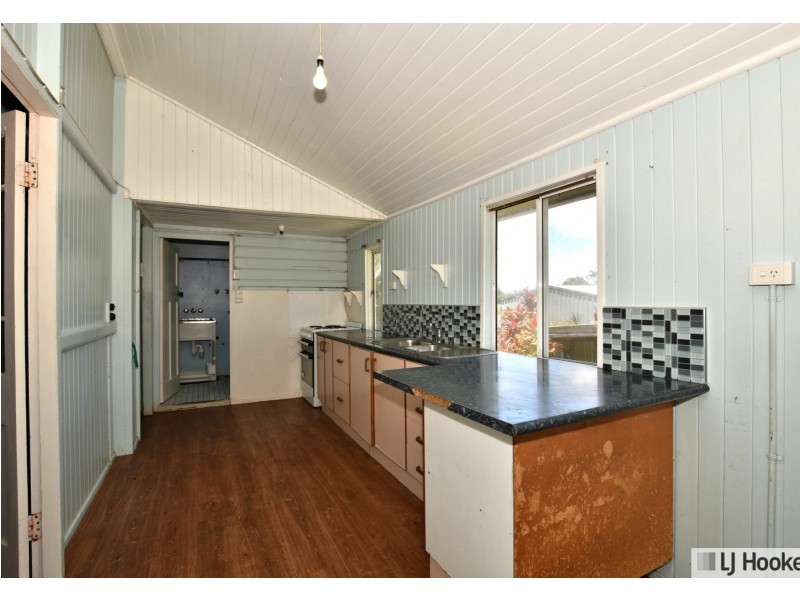 16 Henry Street, Tully QLD 4854
