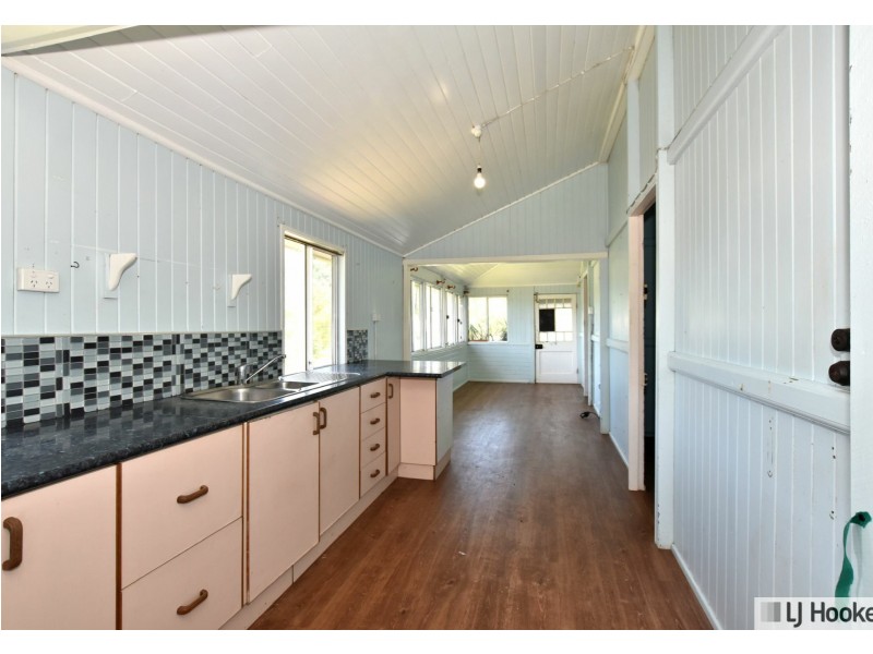 16 Henry Street, Tully QLD 4854