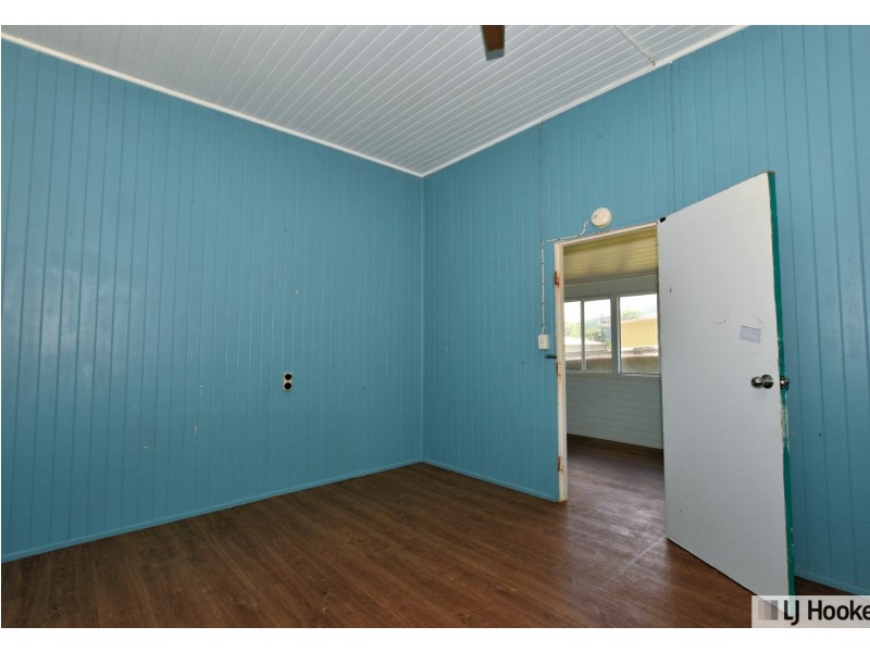 16 Henry Street, Tully QLD 4854