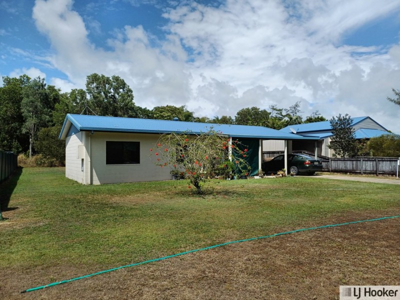 110 Tully Heads Rd, Tully Heads QLD 4854
