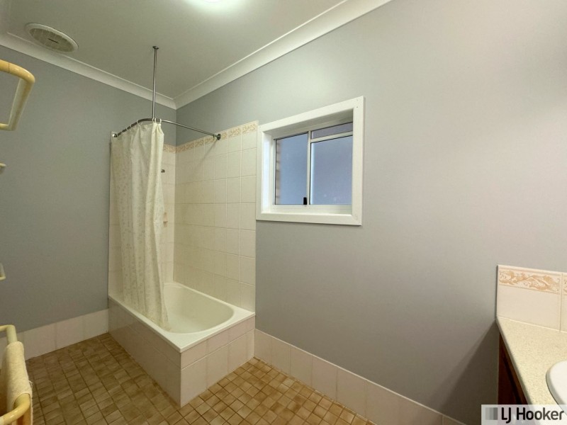 32 Luff Street, Hull Heads QLD 4854