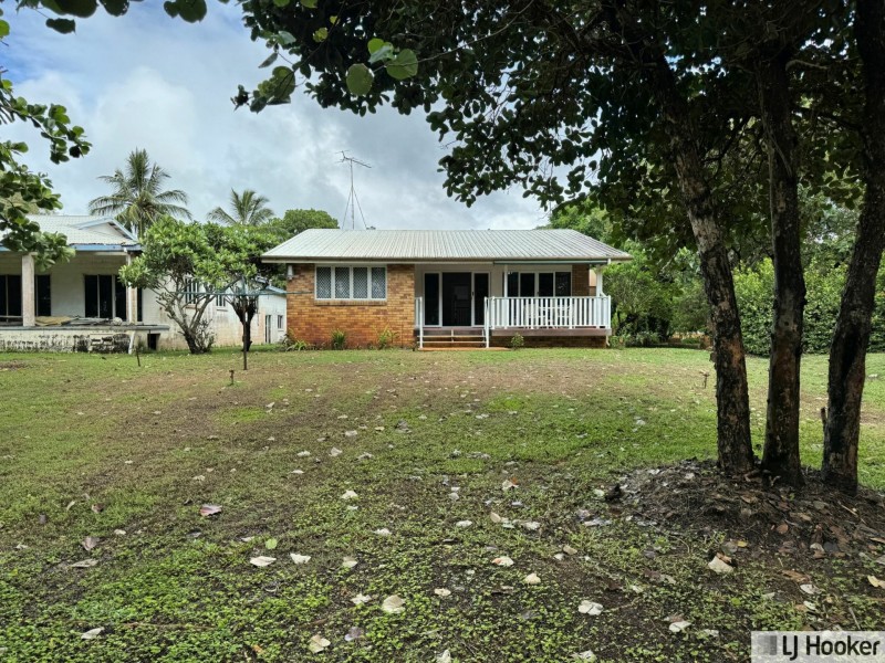 32 Luff Street, Hull Heads QLD 4854