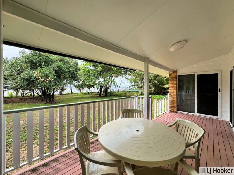 32 Luff Street, Hull Heads QLD 4854