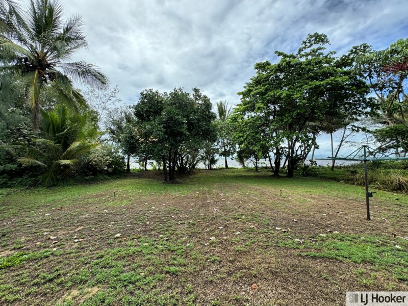 32 Luff Street, Hull Heads QLD 4854