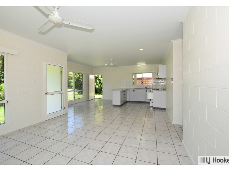 102 Tully Heads Road, Tully Heads QLD 4854